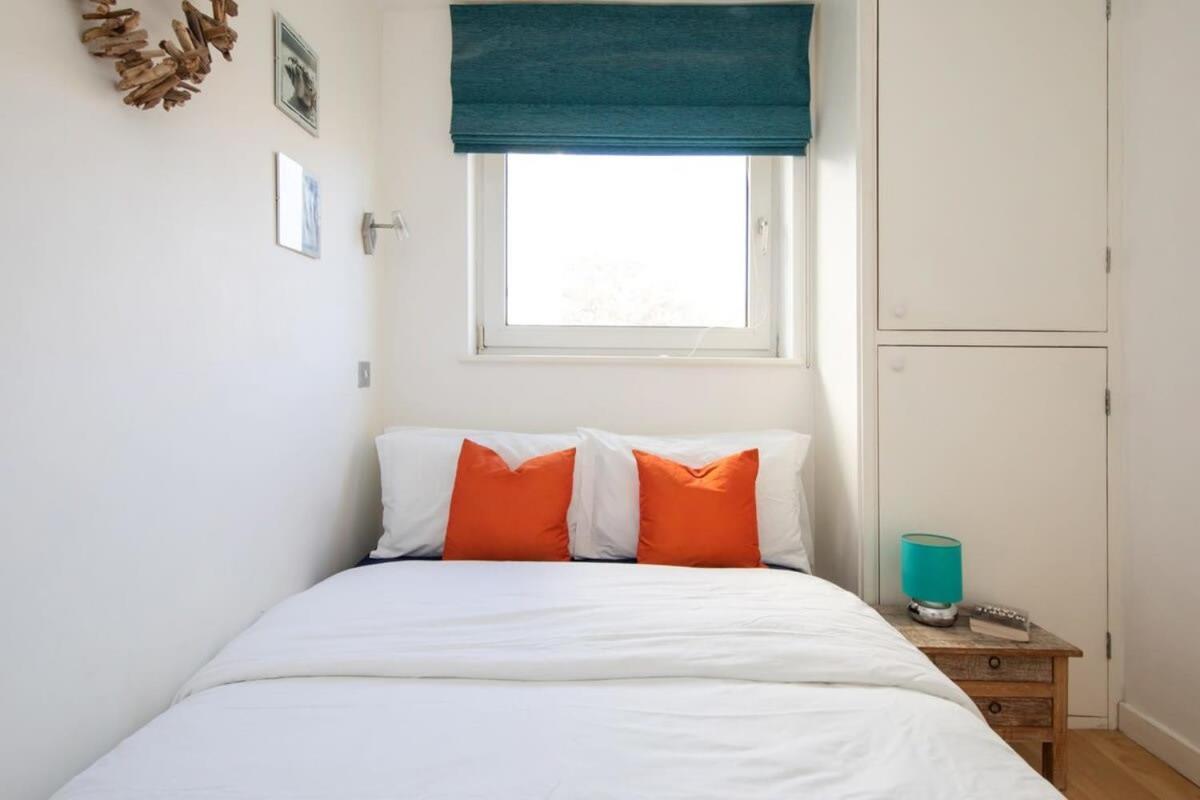 Sunny & Modern Near The Beach & Village W Parking East Wittering Exterior photo