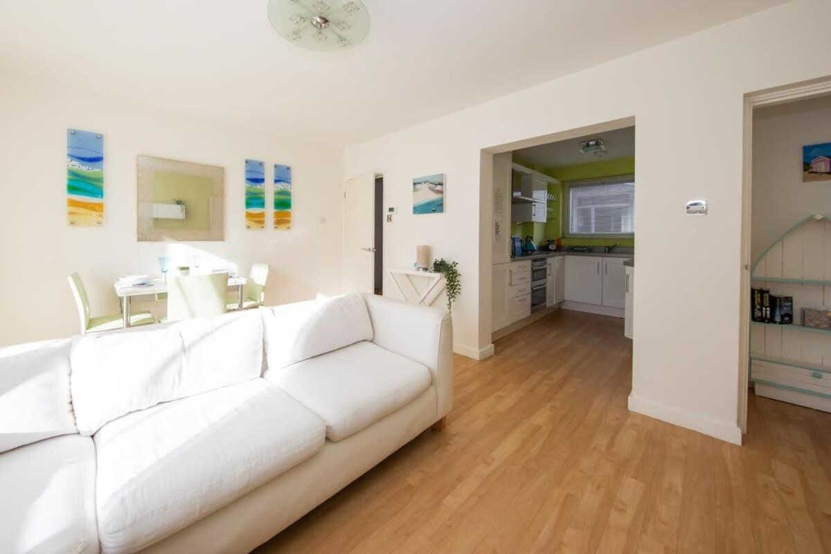 Sunny & Modern Near The Beach & Village W Parking East Wittering Exterior photo