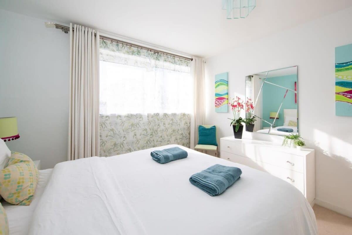 Sunny & Modern Near The Beach & Village W Parking East Wittering Exterior photo