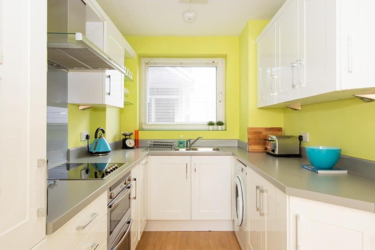 Sunny & Modern Near The Beach & Village W Parking East Wittering Exterior photo